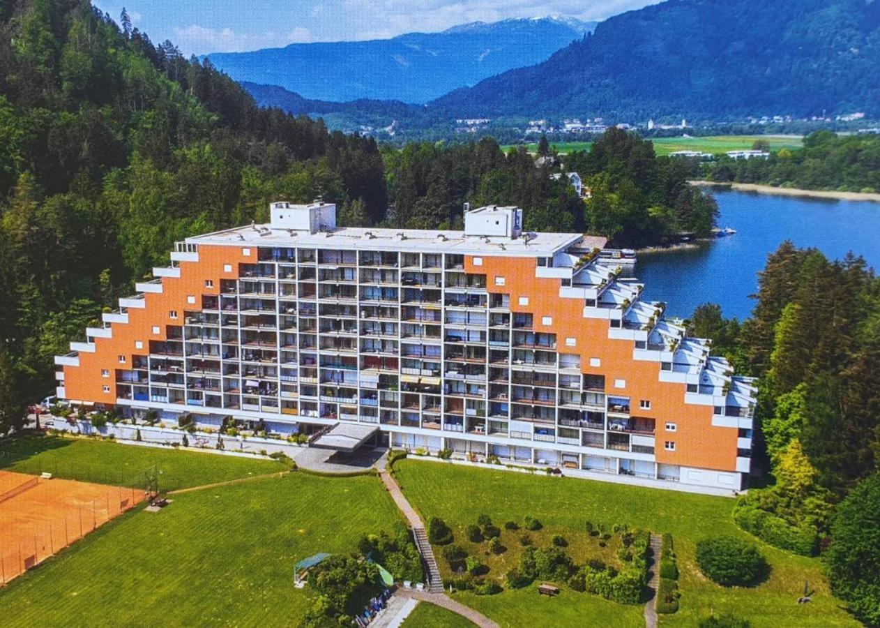 Appartement Mit Seeblick Am Ossiacher See วิลลาค ภายนอก รูปภาพ