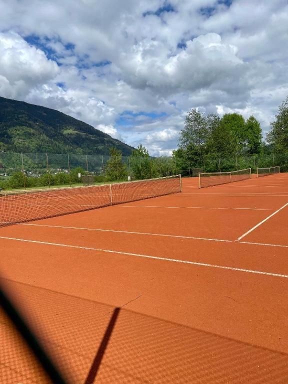 Appartement Mit Seeblick Am Ossiacher See วิลลาค ภายนอก รูปภาพ